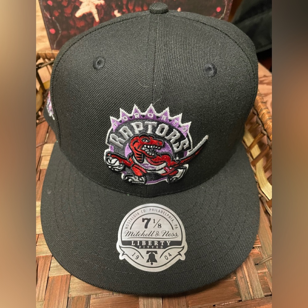Raptors Mitchell & Ness Black Toronto Raptors Snapback with Red & Purple Logo